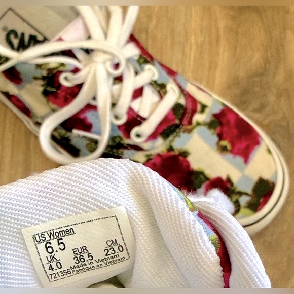 Vans Authentic Shoes Women's 6.5 Rose Floral Checkered Canvas Low Skate Sneakers - Picture 3 of 6